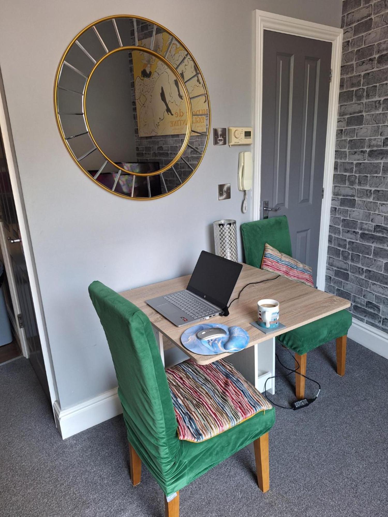 Central Matlock Apartment Luaran gambar